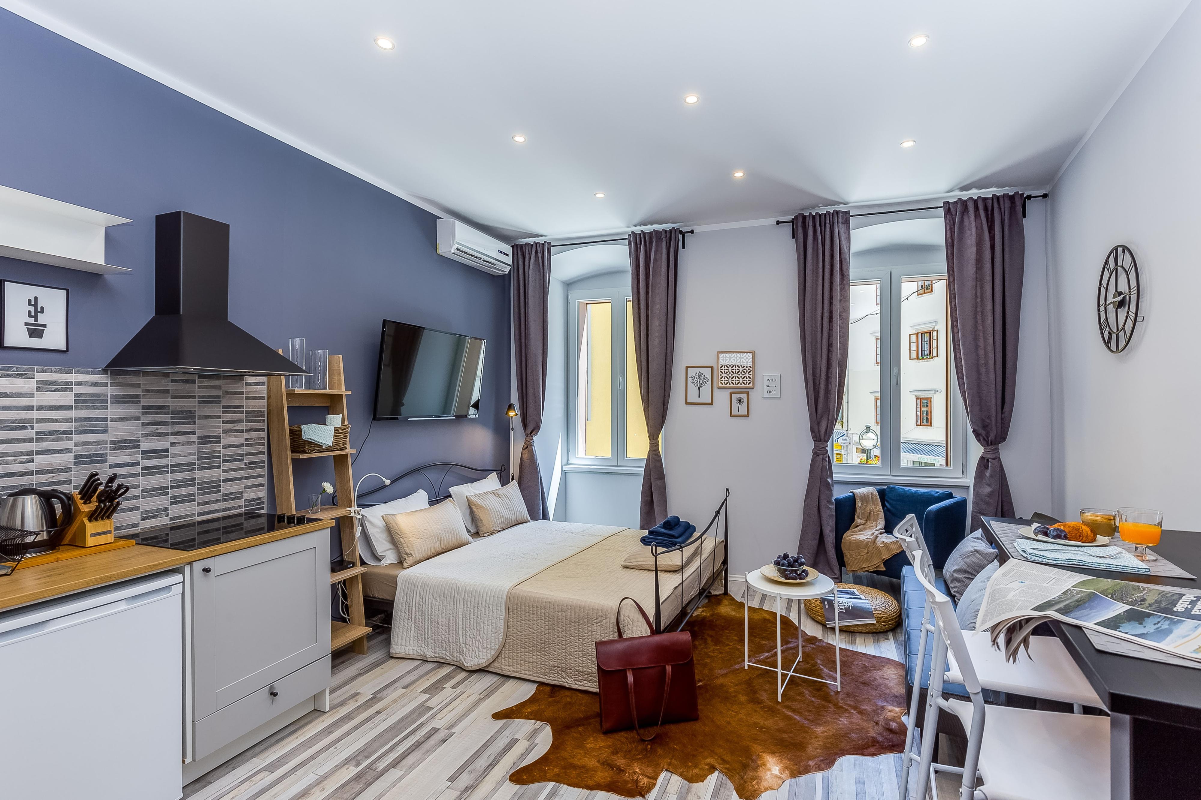 Lorem ipsum, dolor sit amet consectetur adipisicing elit. Enim ipsam expedita voluptas quaerat natus labore, sapiente deserunt et accusamus amet asperiores nesciunt non exercitationem. Culpa nam facilis consequuntur laborum eum.