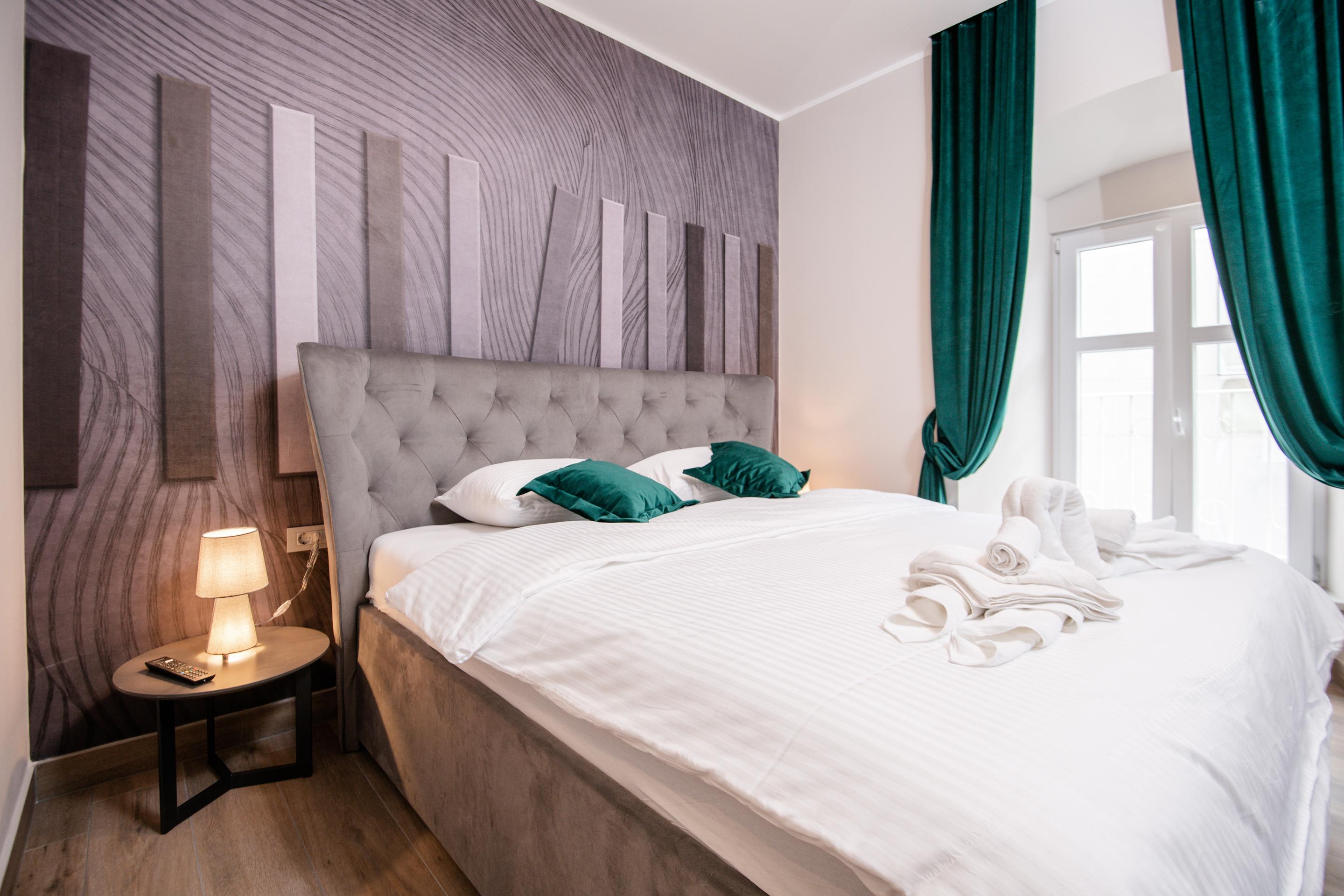 Lorem ipsum, dolor sit amet consectetur adipisicing elit. Enim ipsam expedita voluptas quaerat natus labore, sapiente deserunt et accusamus amet asperiores nesciunt non exercitationem. Culpa nam facilis consequuntur laborum eum.